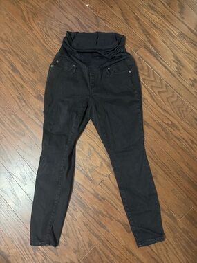 GAP Black Women’s Skinny Maternity Jeans 30 short